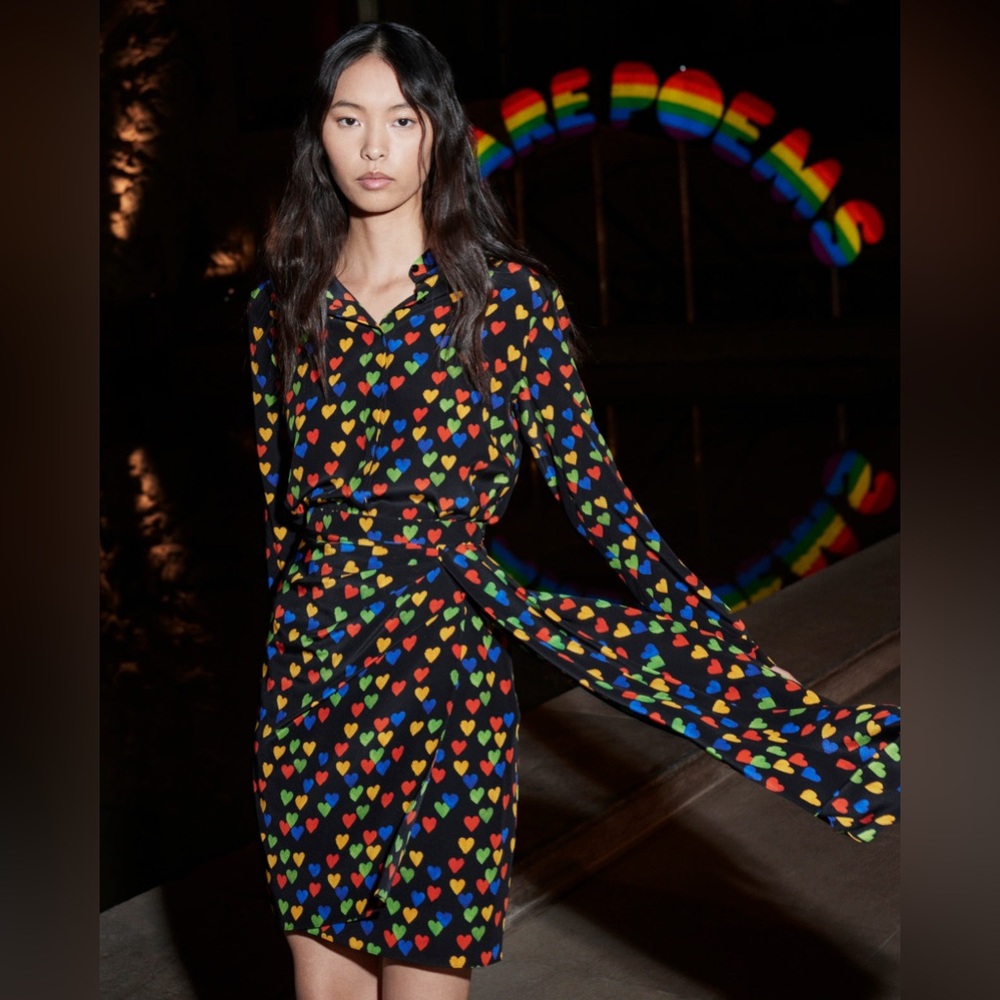 AKRIS Black & Multi Heart Print Silk Crêpe Skirt NWT 4 - Picture 7 of 8